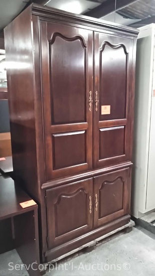 Thomasville 78" x 43" Entertainment Center (Seller: STP Sheriff)