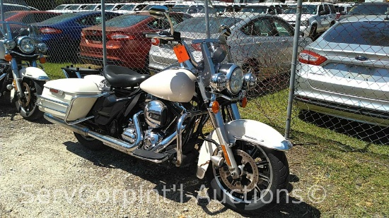 2015 Harley-Davidson FLHP Motorcycle, VIN # 1HD1FHM14FB630314