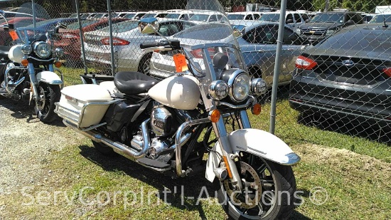 2015 Harley-Davidson FLHP Motorcycle, VIN # 1HD1FHM18FB630171