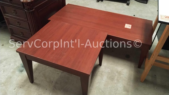 Lot of Coffee Table and Matching End Table (Location: 620 N. Tyler Street, Covington, Louisiana)