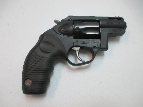 jr-20 Taurus 38 Special +P stub nose revolver in excellent condition. Accurate and sighted ready to