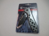 jr-27 Brand new Smith and Weson assist open folding knife