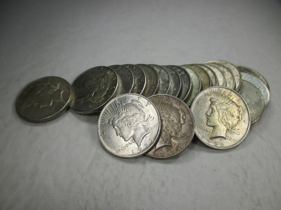 v-24 Full roll of XF-UNC Peace Silver Dollars. 1922-1926