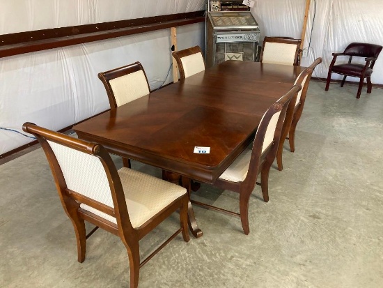 Bassett Mahogany Dining Room Table
