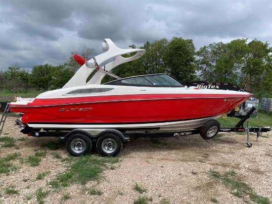 2015 Larson LXI 238 Wakeboard