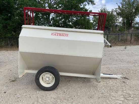 Patriot CF-70 Creep Feeder On Wheels w/Gates & (2) 8' Rain Shields