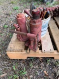 Set of 2 Hydraulic Jacks w/ Assorted Screwdrivers