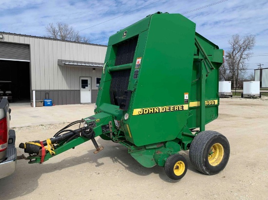 John Deere 466 Baler