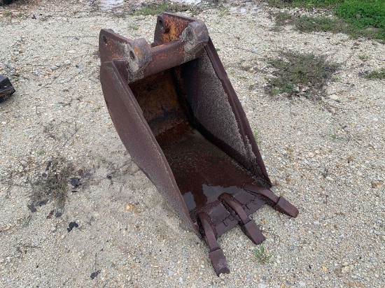 18" Backhoe Bucket