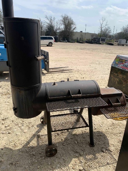 Smoker w/ 3 Racks