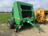 John Deere 568 Baler