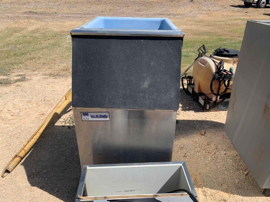Small Ice Machine