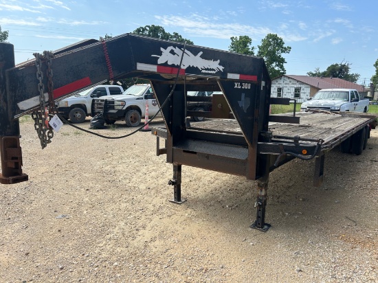 2013 Longhorn 32' Flatbed Gooseneck Trailer
