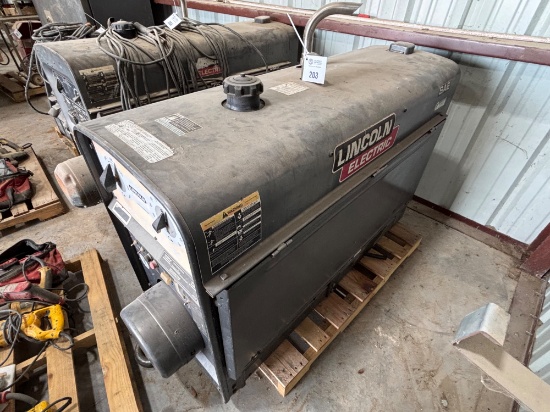 Lincoln SAE-300 HE Welder