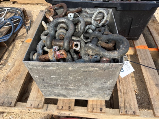 Tub of Various Size Shackles