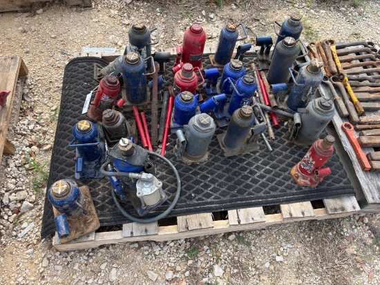 Pallet of Bottle Jacks