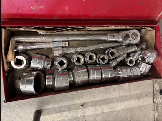 Set of 3/4 Inch Sockets, Ratchet, Breakover & Extension