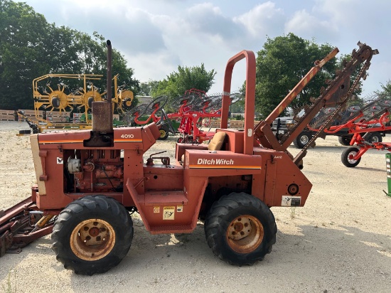 Ditch Witch 4010 Trencher
