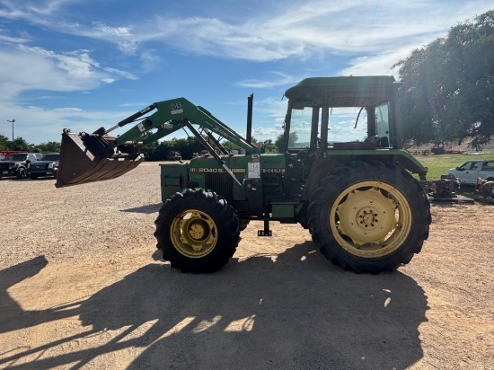 John Deere 2040S Tractor w/ Loader