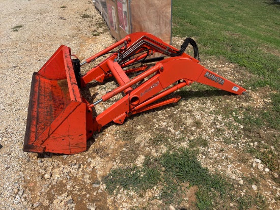 Kubota LA468 Front End Loader