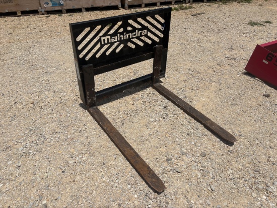 2017 Mahindra 48" Quick Attach Pallet Fork Attachemnt