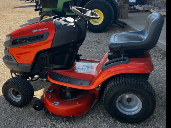 Husqvarna 42in YTH 18542 Riding Lawn Mower