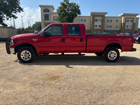 2005 Ford F-350 Gasoline Pickup Truck