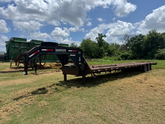40' Lamar Flatbed Gooseneck Trailer w/ Steel Floor
