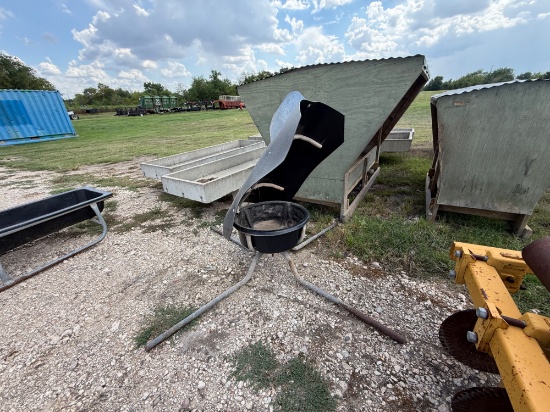 Rotating Mineral Feeder