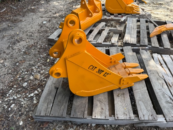 2026 GIYI 12" CAT 307 Excavator Bucket Attachment