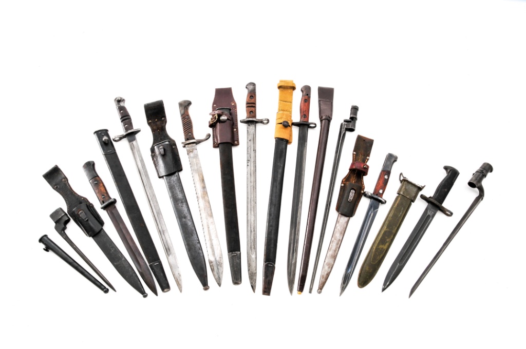 Lot of 10 Military Rifle Bayonets