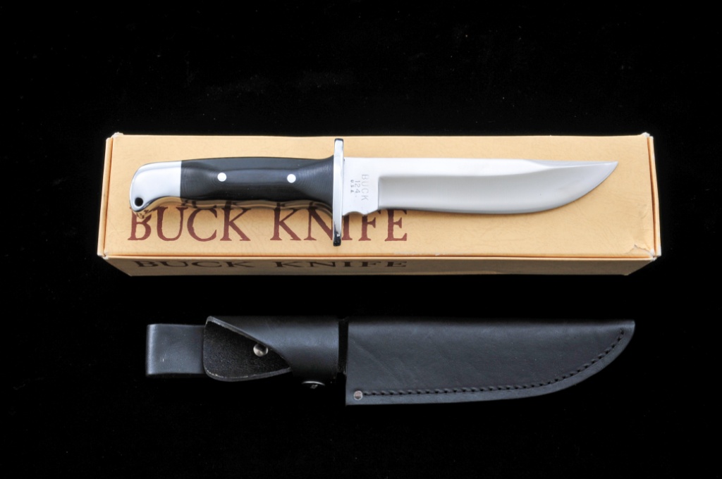 Early Buck Model 124 Frontiersman Knife