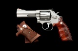 S&W Model 686-1 Distinguished Combat Magnum Revolver