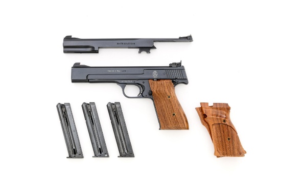 Smith & Wesson Model 41 Semi-Automatic Target Pistol with Extra Barrel