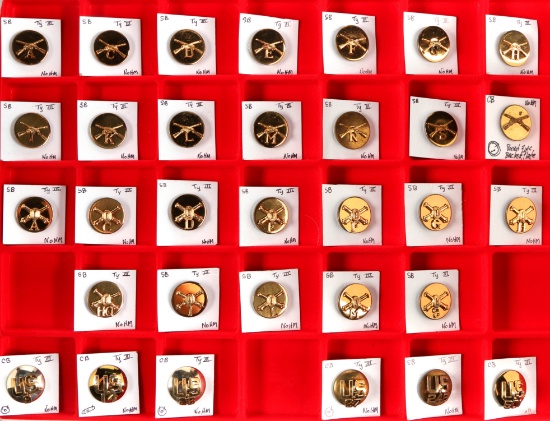 U.S. Army Collar Buttons/Discs (32)