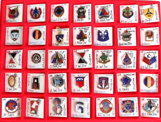 Military Pins (35)