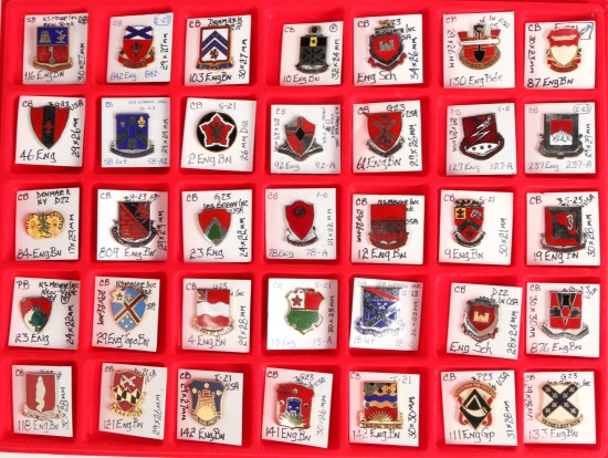 Military Pins (35)