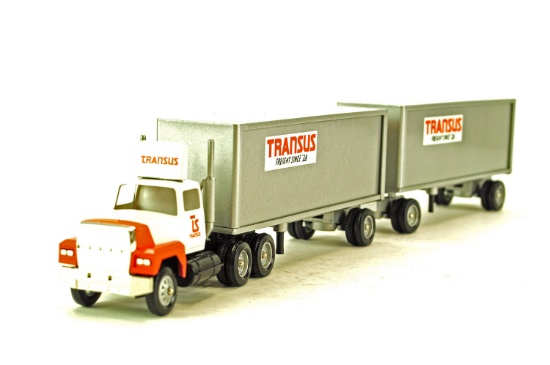 Ford Tractor w/Double Pup Trailer - Transus