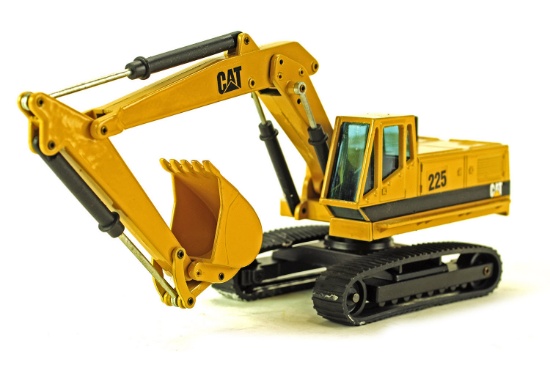 Caterpillar 225 Excavator