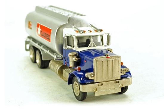 Peterbilt 379 w/Caltex Fuel Tanker - 1:48