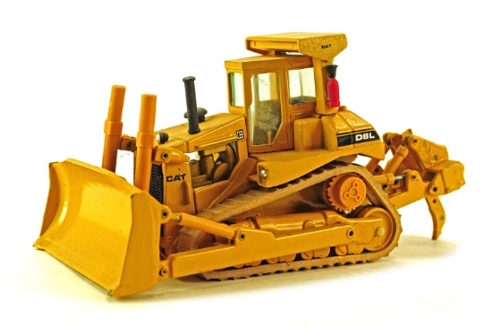 Caterpillar D8L Bulldozer