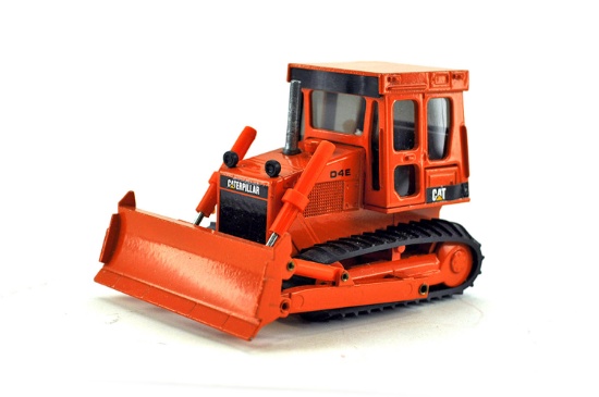 Caterpillar D4E Bulldozer - Schneider