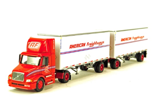 Volvo Tractor w/Two Pup Trailers - American Freightways-1:64