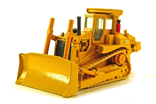 Caterpillar D8L Bulldozer
