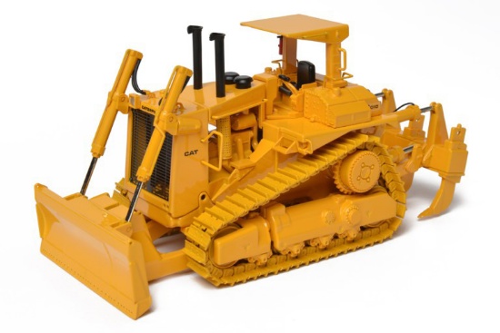 Caterpillar D10 Dozer w/Push Blade & Ripper