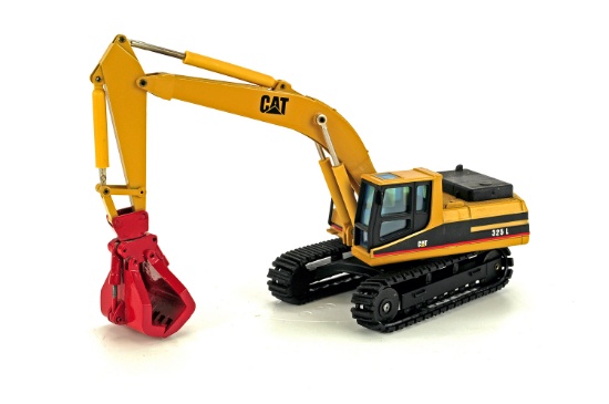 Caterpillar 325 w/Rotating Grapple Attachment
