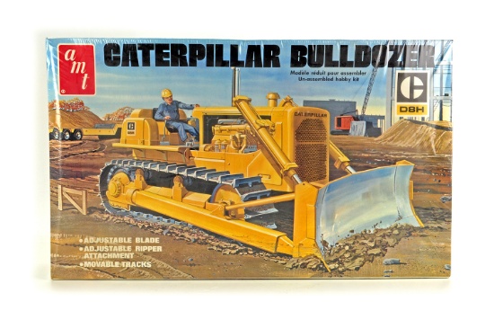 Caterpillar D8H Bulldozer Model Kit