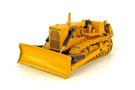 Caterpillar D9G w/Metal Tracks