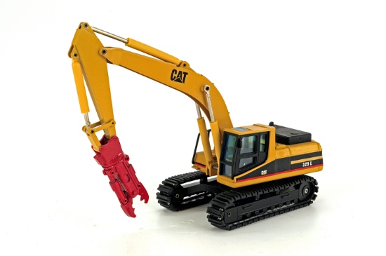 Caterpillar 325 w/Rotating LaBounty Pulverizor Attachment