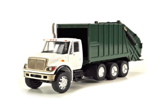 International Garbage Truck - Green